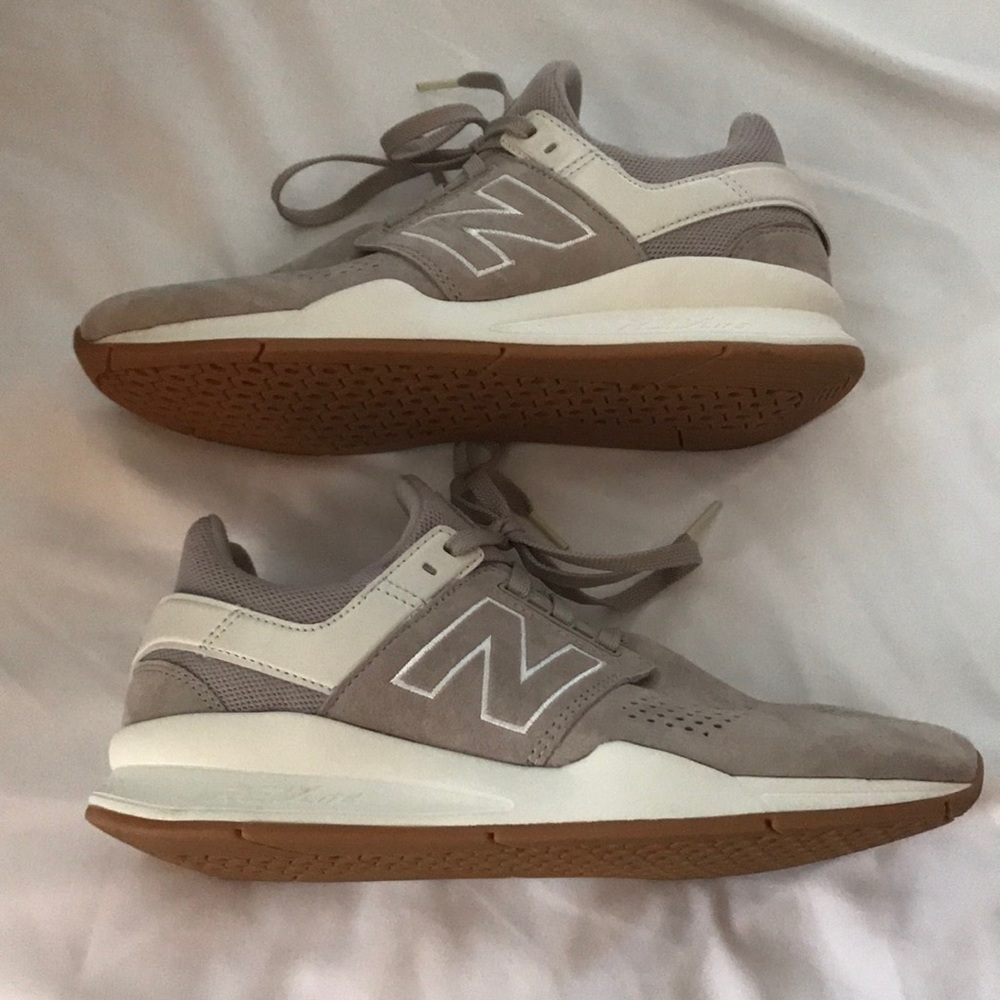 New Balance Tennis Shoes